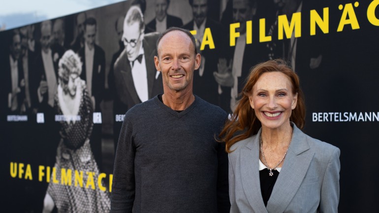 Bertelsmann-CEO Thomas Rabe mit Schauspielerin Andrea Sawatzki, Patin der „UFA Filmnächte 2024“